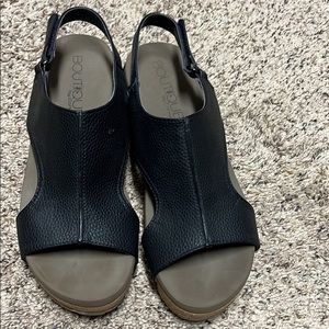 EUC; Womens wedges size 10
